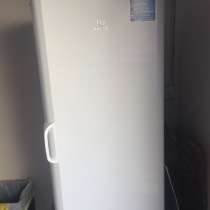 Холодильник Indesit, в г.Аликанте