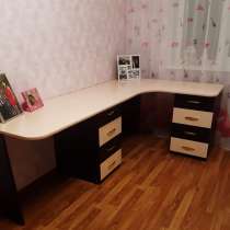 Письменный стол. Стол двухместный, в Саратове