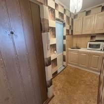 Продаю гостинку в самом центре г. Аксай !, в Аксае