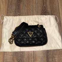 Клач бренда Guess а идеальном состоянии, в Москве