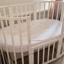 продам детскую кровать с маятником, в Сибае