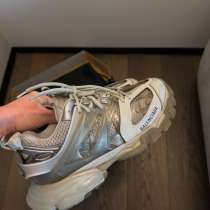 Balenciaga track clear soue, в Москве