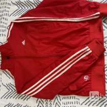 Продаю ветровку adidas, в Якутске