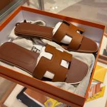 Hermes Oran Gold Sandals, в г.Берлин
