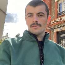 Plohis, 30 лет, хочет пообщаться, в г.Paris 17 Batignolles-Monceau
