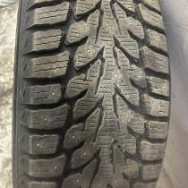 Зимние шипованные шины kumho WI33 215/60 r17, в Москве