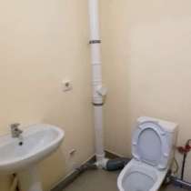 Унитаз  и раковина, в Екатеринбурге