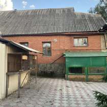 Продаётся дом в центре города, инфраструктура рядом, в г.Торез