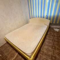 Кровать с матрасом бесплатно 195х150, в Астрахани