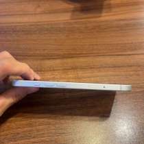 Iphone 16 базовый, аккумулятор 99%, память телефона 256гб, в Красноярске