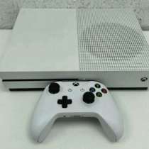 Продам XBOX ONE S +игры, в Адлере