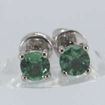 Пусеты с Изумрудами Ф 4.05 мм, в Москве