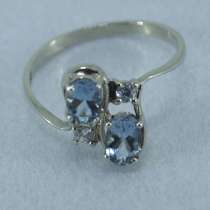 Кольцо золотое с Аквамаринами, в Москве