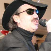 Вокальный двойник М. Боярского, сказочник Адриан к празднику, в Москве