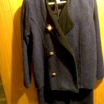 Костюм женский букле размер 48 L новый, в Владимире