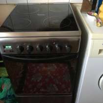 Электроплита hotpoint ariston имеет гриль, хорошо печет, в Ханты-Мансийске