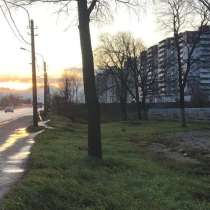 Сдам на 1 линии Московского шоссе открытую площадку 400 кв.м, в Санкт-Петербурге