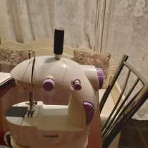 Машинка швейная маленькая, в Тольятти