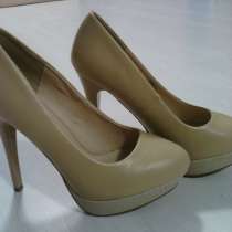 Новые новые туфли бежевого цвета,38 размер, в Воронеже