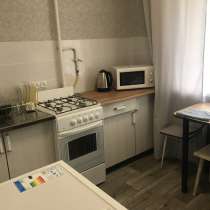 Сдам 1-комн. квартиру по ул.Минская д.10 на часы,сутки,месяц, в Балаково