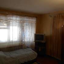 Продам недорого двухкомн. квартиру возле метро "Чкаловская", в Екатеринбурге