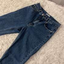 Женские джинсы синие фирмы pull bear, в Красноярске