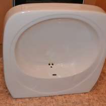 Продаю раковину керамическую белую над стиральной машиной, в Королёве