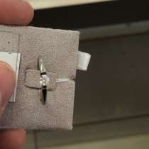 Продам кольцо белое золото с фианитом, в Санкт-Петербурге