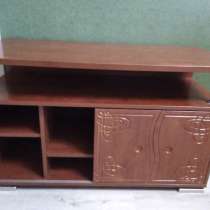 Продам тумбу под телевизор, в Хабаровске