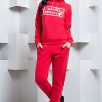 Спортивный коралловый костюм на флисе в размере 42,44,46, в г.Энергодар