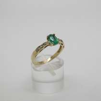 Кольцо золотое с овальным Изумрудом и бриллиантами., в Москве