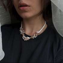 Ожерелье из кораллов, в Санкт-Петербурге