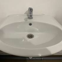 Продам недорого новую керамическую раковину, в Екатеринбурге