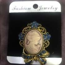 Броши, в Москве