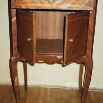 Тумбочка для прихожей /Египет 1956 г./, в Москве