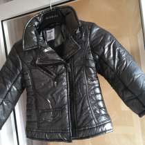 Продаю куртку детскую, в Казани