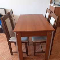 Продам крепкий стол и 4 стула, в г.Несебыр
