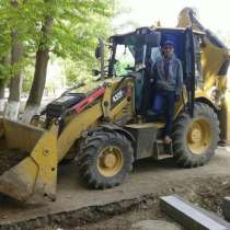 Услуги экскаватора-погрузчика, в г.Уральск