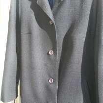 Продам б/у пальто жен. и удлиненную куртку по разм, в г.Тирасполь