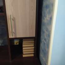 Стенка состоящая:из 2х ств.шкафа,полки,и компьютерного стола, в Евпатории