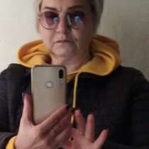 Ирина Ирина, 60 лет, хочет пообщаться, в г.Луганск