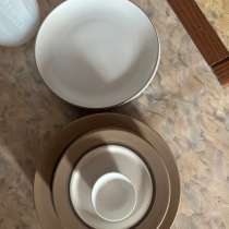 Отдам посуду тарелки блюдца, в Южно-Сахалинске