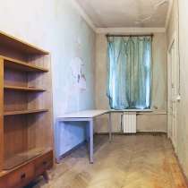 Четырехкомнатная квартира 64 кв. м на улице Блохина, в Санкт-Петербурге