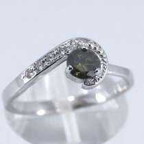 Кольцо золотое с цветным и белыми бриллиантами, в Москве