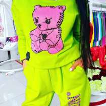 Яркие новые костюмы, в Москве