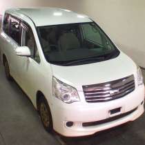 TOYOTA NOAH 7-ми местный полноприводный минивен, в Москве