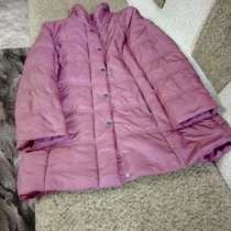 Продаётся куртка женская с капюшоном р-р 52, в Екатеринбурге