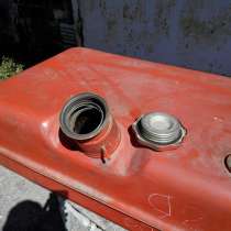 Продам два тракторных бензобака по 2000грн. за каждый., в г.Днепропетровск