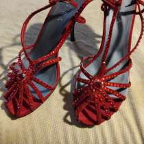 Женские босоножки, в г.Енакиево
