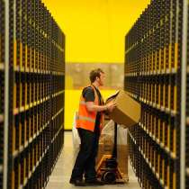 Работник почты, в г.Карловы Вары